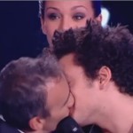 Elie Semoun embrasse Kev Adams