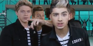 One Direction dans le clip de Kiss You