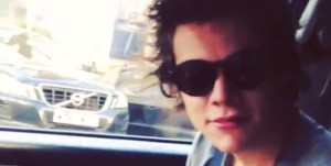 Harry Styles dans sa voiture !