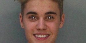 Justin Bieber se fait arrêter par la police