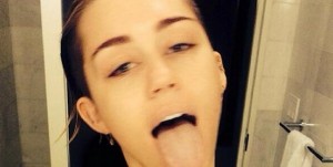 Miley Cyrus dans sa douche