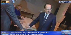 François Hollande vote pour les Municipales 2014