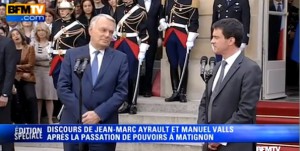 Passation de pouvoir entre Valls et Ayrault