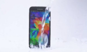 Le Samsung Galaxy S5 relève un défi Facebook