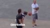 Un membre des One Direction se prend un ballon en pleine figure (vidéo)