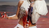 Lady Gaga ose le suicide sur scène, scandale! (video)