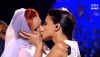 Shy’m embrasse sa danseuse aux NRJ Music Awards 2013 : replay vidéo!