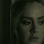 Adele dans le clip de Hello
